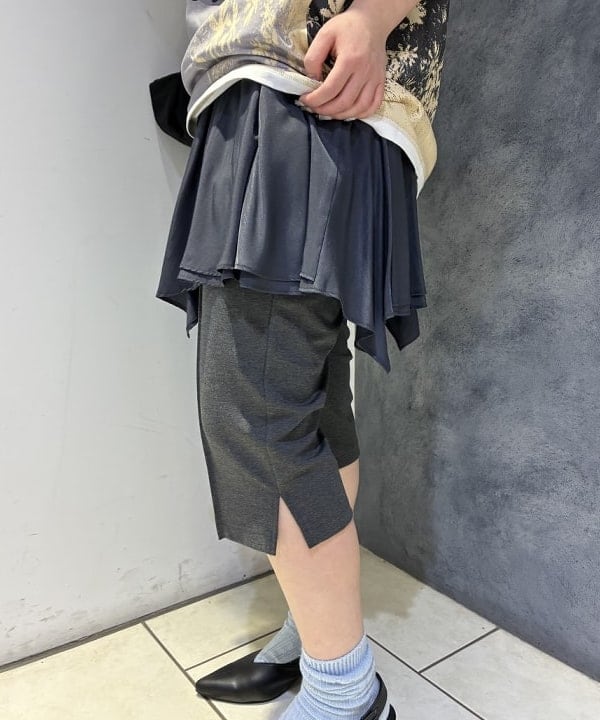 星野 真依さんの「BEAMS WOMEN｜CONTROL FREAK / DOWNY ショルダーバッグ」を使ったコーディネート