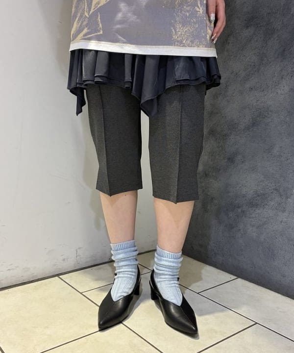 星野 真依さんの「BEAMS WOMEN｜CONTROL FREAK / DOWNY ショルダーバッグ」を使ったコーディネート