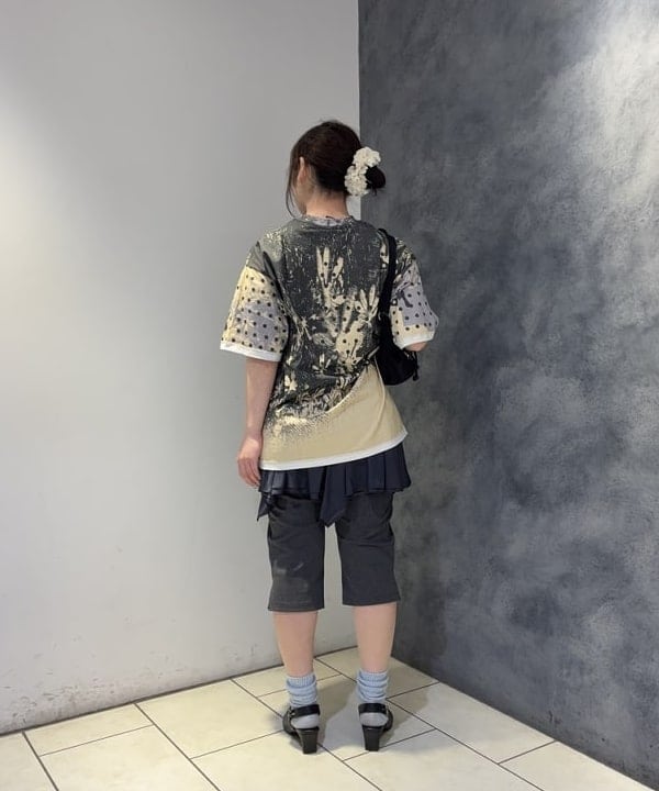 星野 真依さんの「BEAMS WOMEN｜CONTROL FREAK / DOWNY ショルダーバッグ」を使ったコーディネート