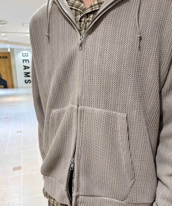 藤井 倖輝さんの「BEAMS WOMEN｜メッシュ ジップアップ フーディ【リラックスフィット】」を使ったコーディネート