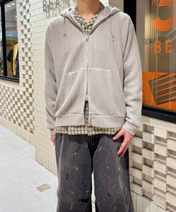 藤井 倖輝さんの「BEAMS WOMEN｜メッシュ ジップアップ フーディ【リラックスフィット】」を使ったコーディネート