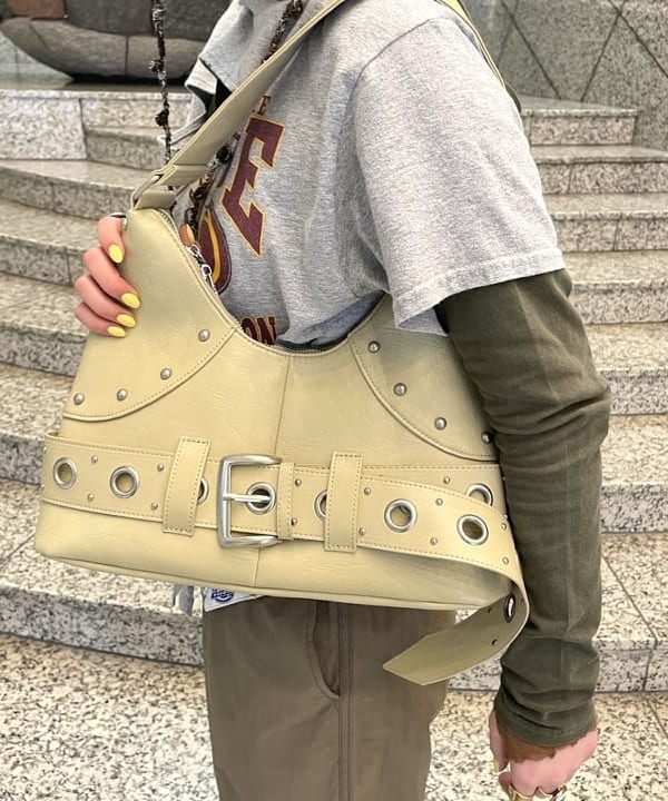 ayca!さんの「BEAMS WOMEN｜スタッズ ベルト バッグ」を使ったコーディネート