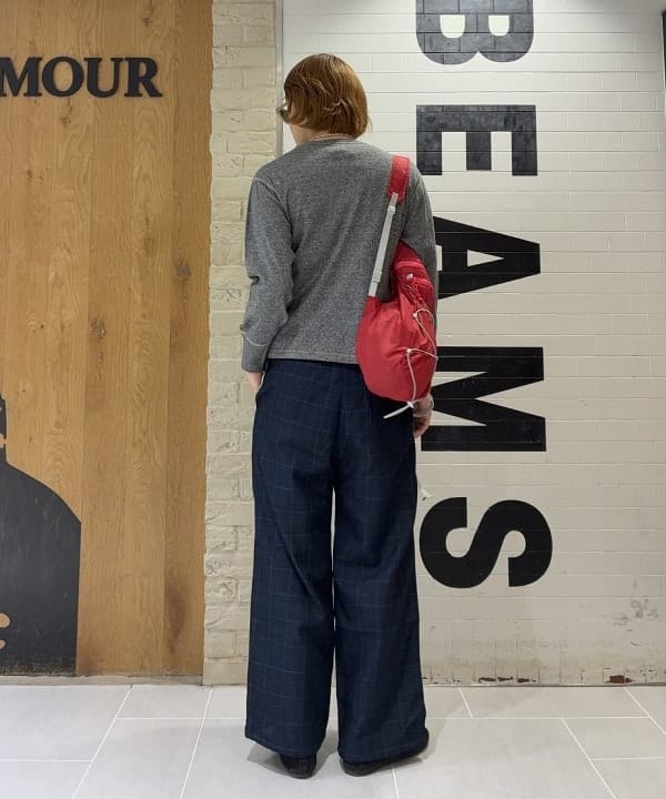 マツミヤさんの「BEAMS WOMEN｜【別注】Healthknit / クルーネック ロングスリーブ Tシャツ」を使ったコーディネート