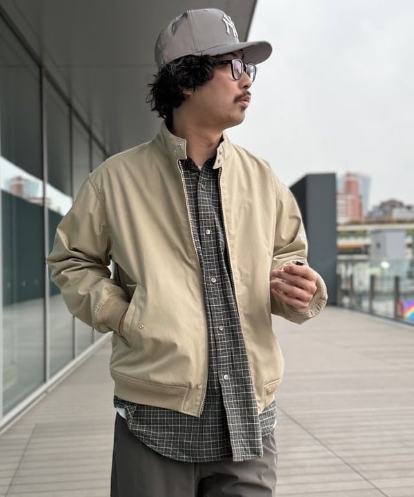 BAKU(東江 漠)さんの「BEAMS WOMEN｜【別注】Gramicci / 4WAYストレッチ ナイロン スラックス」を使ったコーディネート