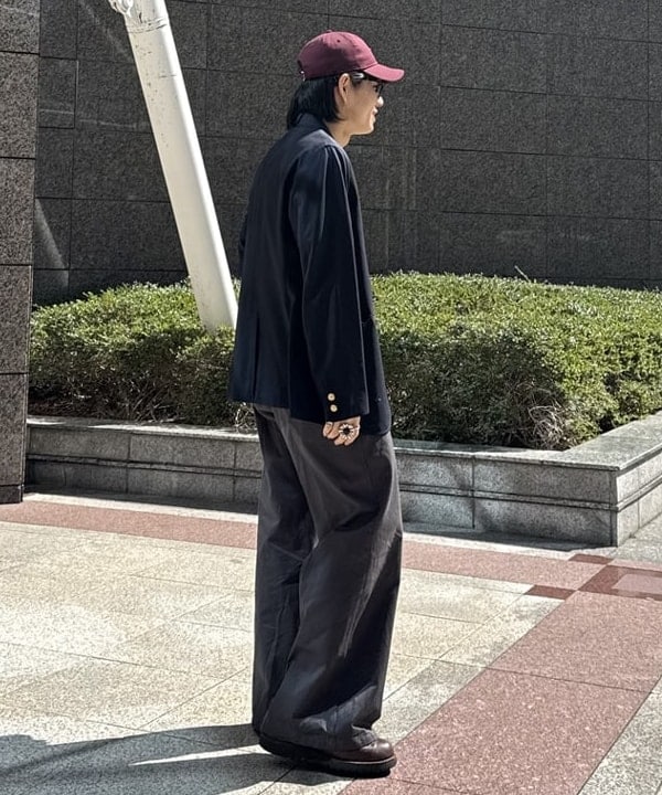 配島 孝明さんの「BEAMS WOMEN｜コンバット ウール 3ボタン ブレザー」を使ったコーディネート