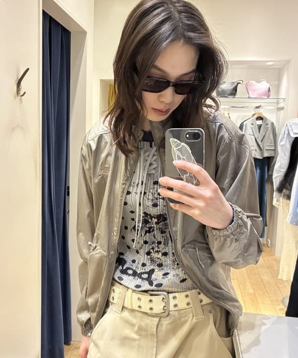 神坂 莉子さんの「BEAMS WOMEN｜スタッズ ベルト バッグ」を使ったコーディネート