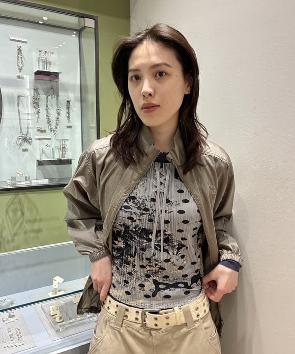 神坂 莉子さんの「BEAMS WOMEN｜スタッズ ベルト バッグ」を使ったコーディネート