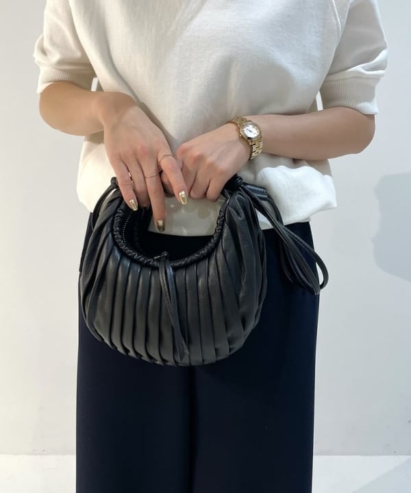 SAKAIさんの「BEAMS WOMEN｜COG THE BIGSMOKE / ALISON イージーパンツ」を使ったコーディネート