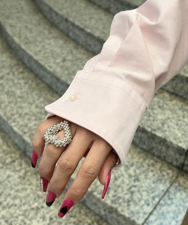 大槻 まひろさんの「BEAMS WOMEN｜AK+1 / コットン オックス シャツ」を使ったコーディネート