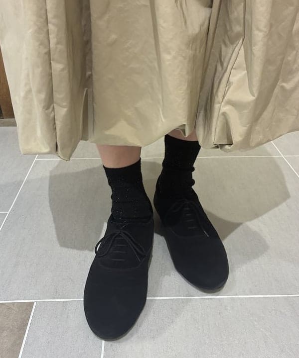 中平 あみさんの「BEAMS WOMEN｜アイレット パターン オーバーシャツ」を使ったコーディネート