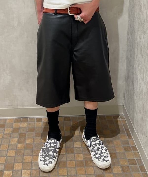 ムファサさんの「BEAMS WOMEN｜カウレザー イージー ショートパンツ【ワイドストレートフィット】」を使ったコーディネート