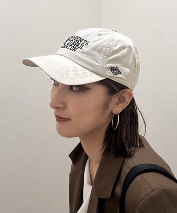 松本 佳菜子さんの「BEAMS WOMEN｜4ボタン ダブル テーラード ジャケット」を使ったコーディネート