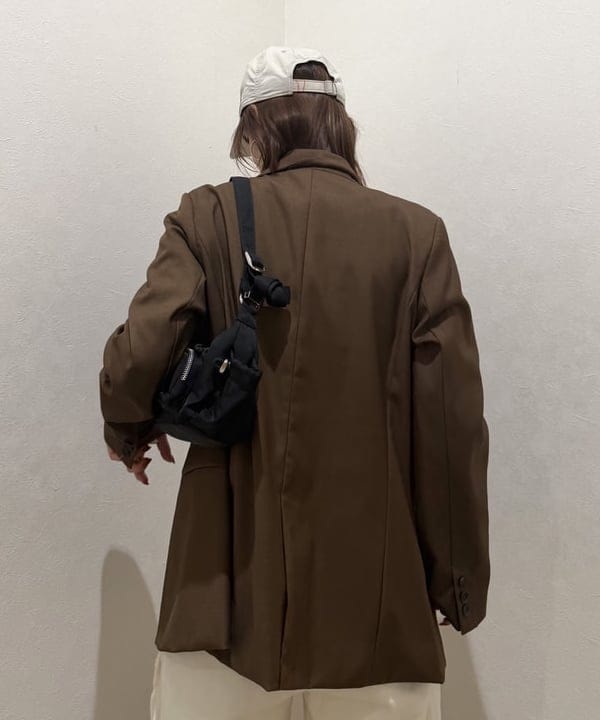 松本 佳菜子さんの「BEAMS WOMEN｜4ボタン ダブル テーラード ジャケット」を使ったコーディネート