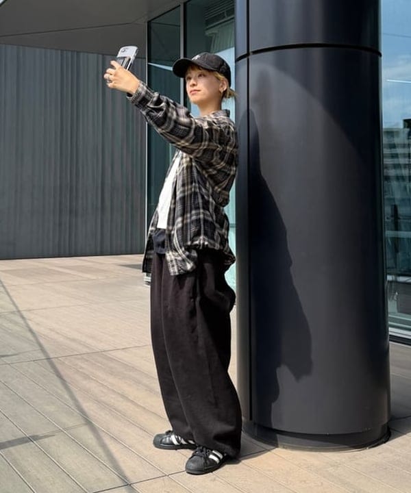 Heg.さんの「BEAMS WOMEN｜バルーンシルエット スウェットパンツ 【ワイドストレートフィット】」を使ったコーディネート