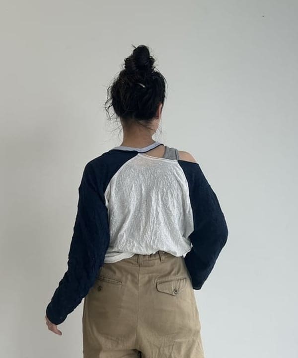 清水 彩乃さんの「BEAMS WOMEN｜ワッシャー ラグラン アレンジ ロングスリーブ」を使ったコーディネート