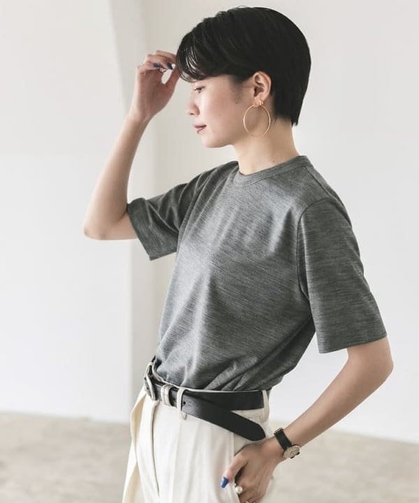 SANOさんの「BEAMS WOMEN｜【別注】スタイリスト佐藤佳菜子 &times; SLOANE / ウール混 クルーネック  Tシャツ」を使ったコーディネート