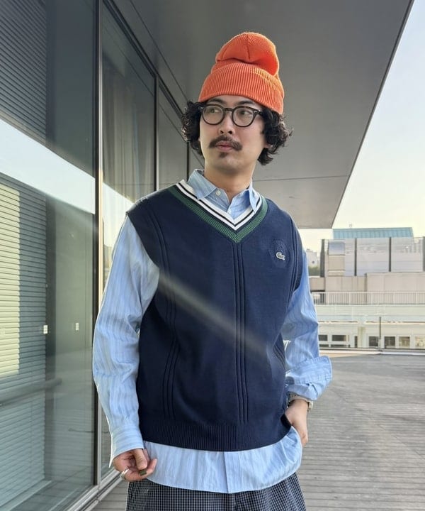 BAKU(東江 漠)さんの「BEAMS WOMEN｜【別注】LACOSTE / チルデン ニット ベスト」を使ったコーディネート