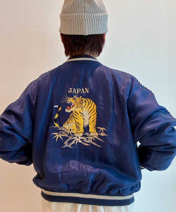 木村 梨香さんの「BEAMS WOMEN｜【別注】テーラー東洋 / 50th 50％ スカジャン」を使ったコーディネート