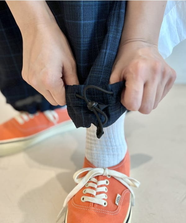 おのすさんの「BEAMS WOMEN｜【別注】Gramicci / チェック イージーパンツ」を使ったコーディネート