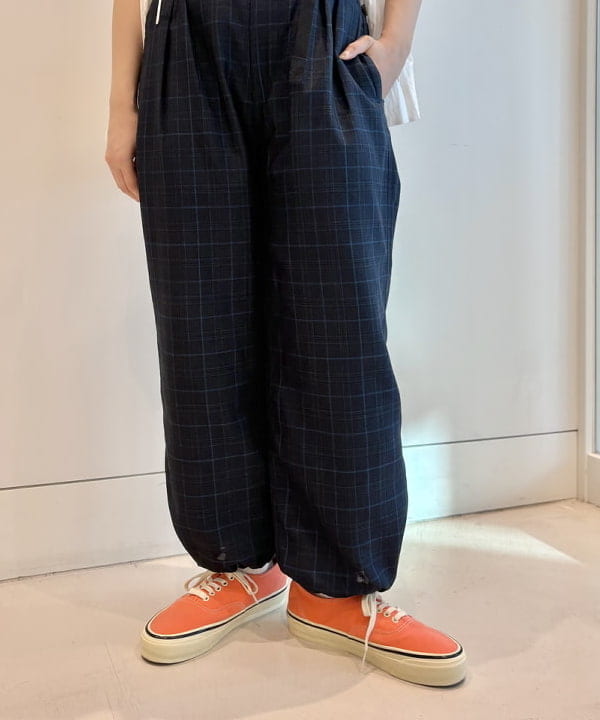 おのすさんの「BEAMS WOMEN｜【別注】Gramicci / チェック イージーパンツ」を使ったコーディネート