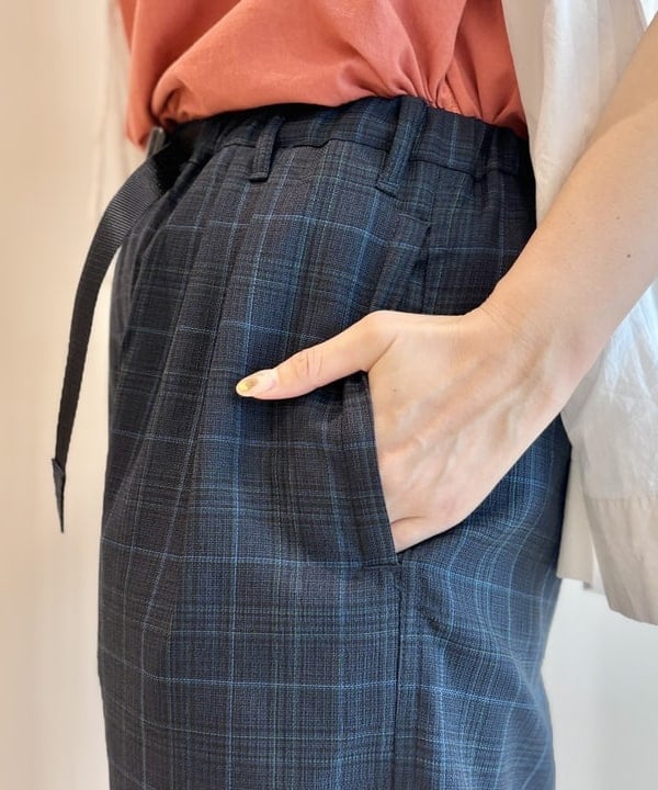 おのすさんの「BEAMS WOMEN｜【別注】Gramicci / チェック イージーパンツ」を使ったコーディネート