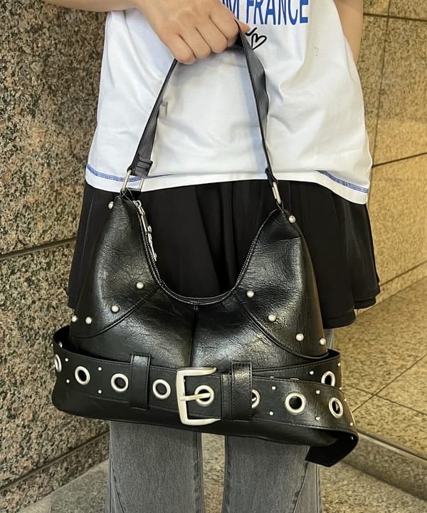 あさひさんの「BEAMS WOMEN｜スタッズ ベルト バッグ」を使ったコーディネート