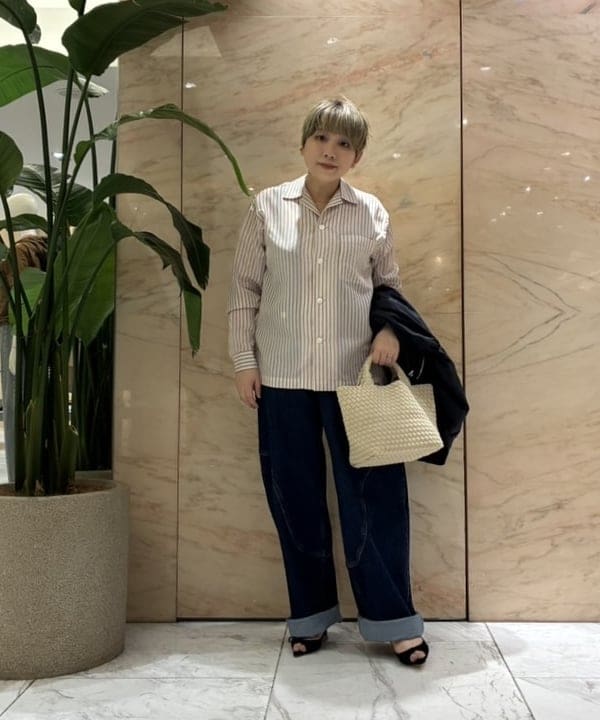 塚越 有紀さんの「BEAMS WOMEN｜CINOH / マット ナイロン フーディーブルゾン」を使ったコーディネート