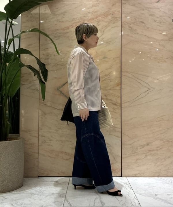 塚越 有紀さんの「BEAMS WOMEN｜CINOH / マット ナイロン フーディーブルゾン」を使ったコーディネート