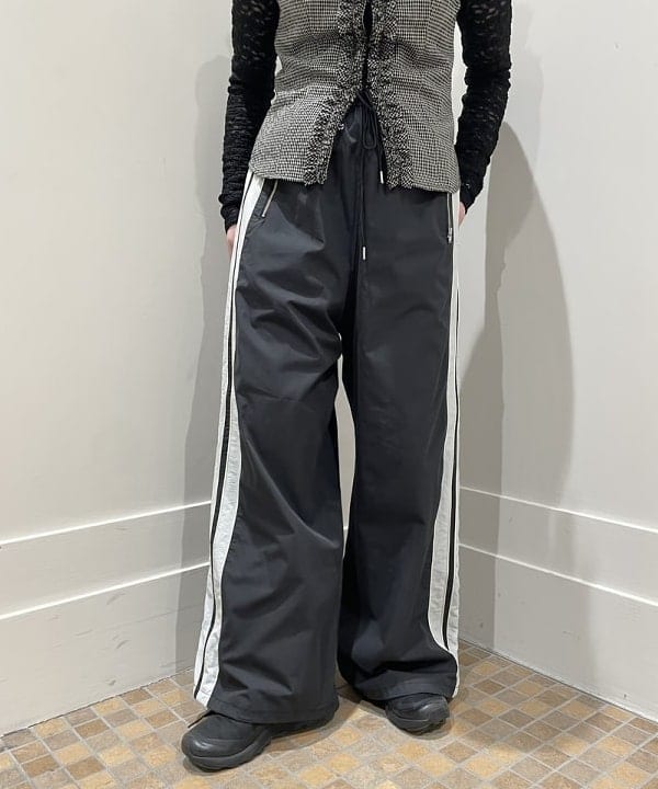 reiさんの「BEAMS WOMEN｜Wライン トラック パンツ」を使ったコーディネート