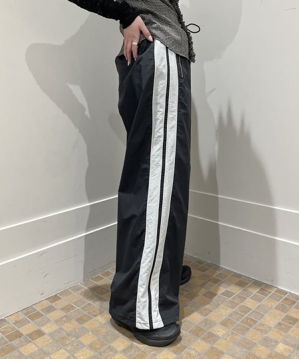 reiさんの「BEAMS WOMEN｜Wライン トラック パンツ」を使ったコーディネート