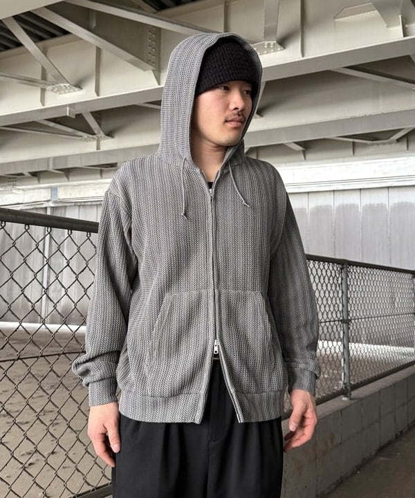 しゅうとさんの「BEAMS WOMEN｜メッシュ ジップアップ フーディ【リラックスフィット】」を使ったコーディネート