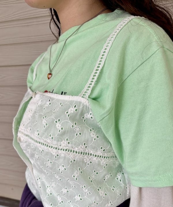 チナツさんの「BEAMS WOMEN｜カットワーク キャミワンピース」を使ったコーディネート