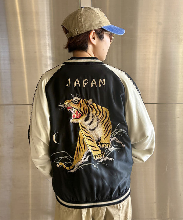 みりさんの「【別注】テーラー東洋 / 50th 50％ スカ Tシャツ」を使ったコーディネート