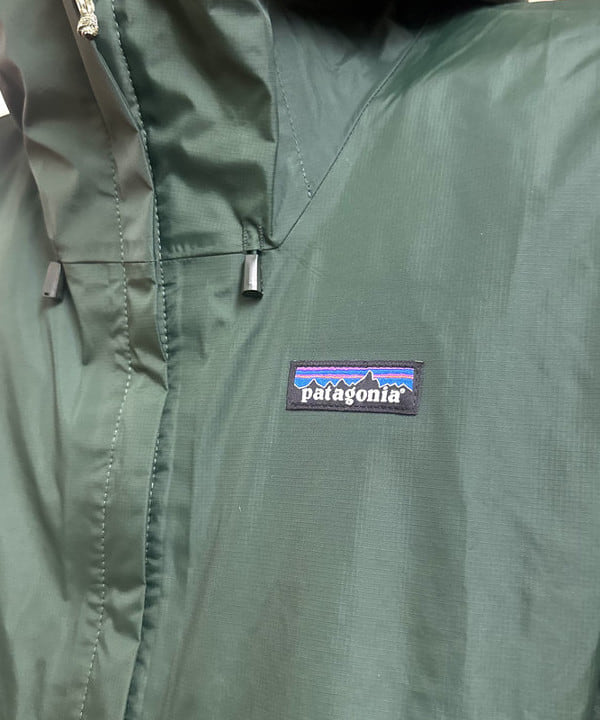 三宅 雄平さんの「BEAMS WOMEN｜patagonia / Torrentshell 3L Jacket」を使ったコーディネート