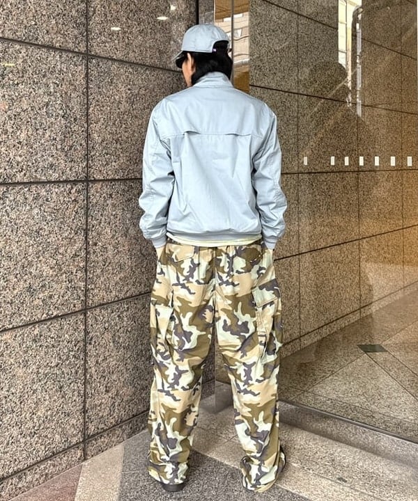 配島 孝明さんの「BEAMS WOMEN｜カスリ染め クルーネック スウェットシャツ」を使ったコーディネート