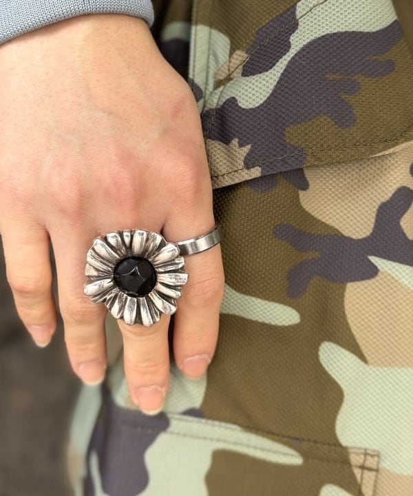 配島 孝明さんの「BEAMS WOMEN｜カスリ染め クルーネック スウェットシャツ」を使ったコーディネート