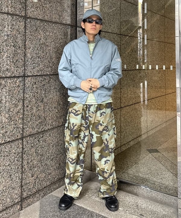 配島 孝明さんの「BEAMS WOMEN｜カスリ染め クルーネック スウェットシャツ」を使ったコーディネート