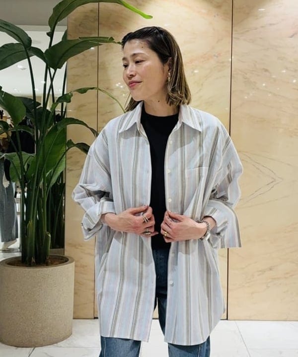 岩沢 珠代さんの「BEAMS WOMEN｜B SIDES / RELAXED CUFFED LASSO デニムパンツ VISTA BLUE」を使ったコーディネート