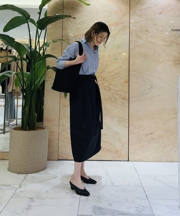 岩沢 珠代さんの「BEAMS WOMEN｜ベルテッド コクーン スカート」を使ったコーディネート