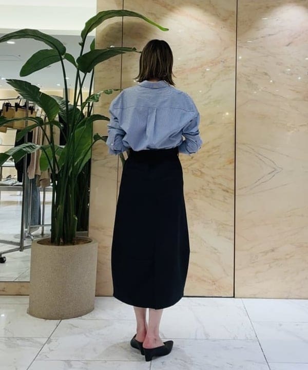 岩沢 珠代さんの「BEAMS WOMEN｜ベルテッド コクーン スカート」を使ったコーディネート