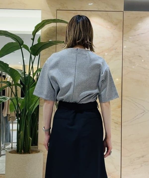 岩沢 珠代さんの「BEAMS WOMEN｜ベルテッド コクーン スカート」を使ったコーディネート