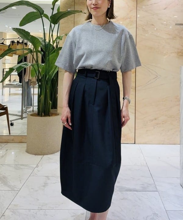 岩沢 珠代さんの「BEAMS WOMEN｜ベルテッド コクーン スカート」を使ったコーディネート