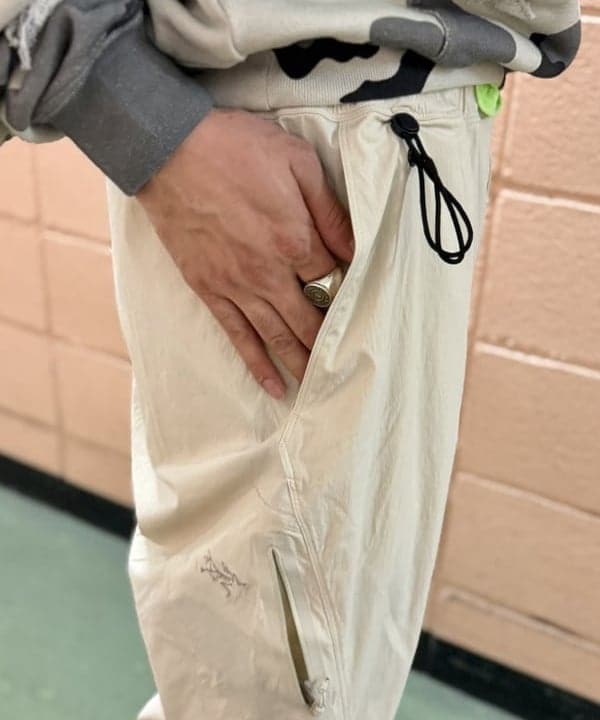 BAKU(東江 漠)さんの「BEAMS WOMEN｜【別注】NEW ERA / 9FIFTY Refrective Cap」を使ったコーディネート