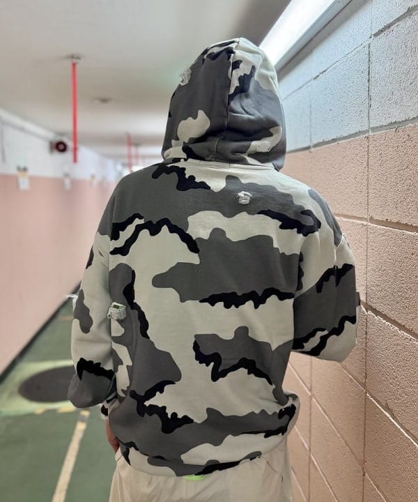 BAKU(東江 漠)さんの「BEAMS WOMEN｜【別注】NEW ERA / 9FIFTY Refrective Cap」を使ったコーディネート