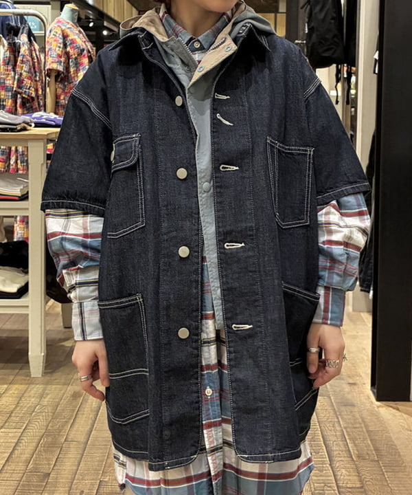 原口 愛さんの「BEAMS WOMEN｜デニム カバーオール ショートスリーブ」を使ったコーディネート