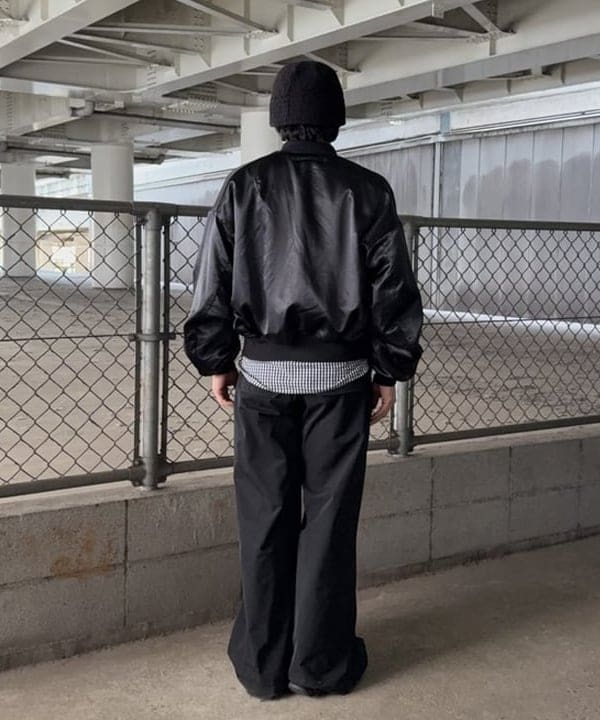 しゅうとさんの「BEAMS WOMEN｜リバーシブル フェード ボンバー ジャケット」を使ったコーディネート