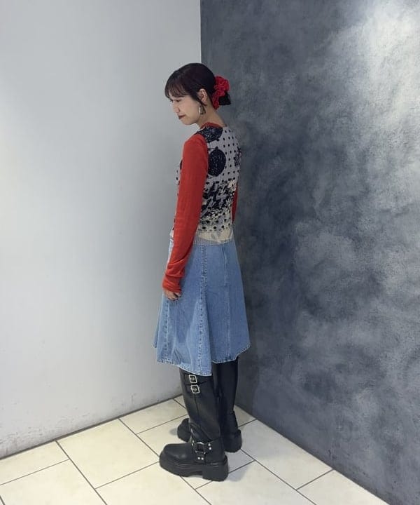 SAEさんの「BEAMS WOMEN｜LEVI&rsquo;S(R) / GODET KNEE LENGTH SKIRT」を使ったコーディネート