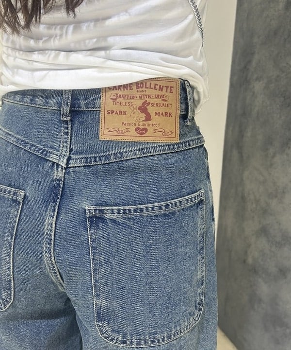 ハルカさんの「BEAMS WOMEN｜LEVI&rsquo;S(R) / LOOSE BOOT ジーンズ ライトインディゴ」を使ったコーディネート