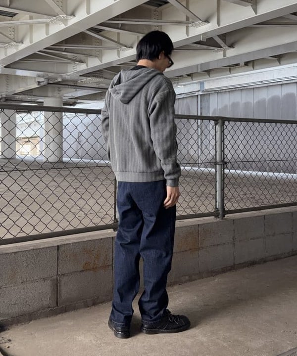 川崎 駿希さんの「BEAMS WOMEN｜メッシュ ジップアップ フーディ【リラックスフィット】」を使ったコーディネート