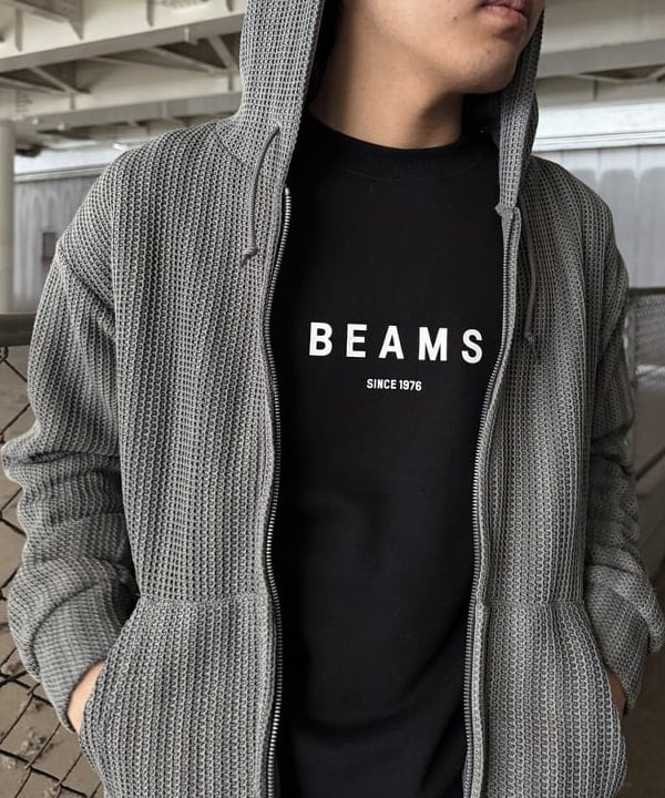 川崎 駿希さんの「BEAMS WOMEN｜メッシュ ジップアップ フーディ【リラックスフィット】」を使ったコーディネート